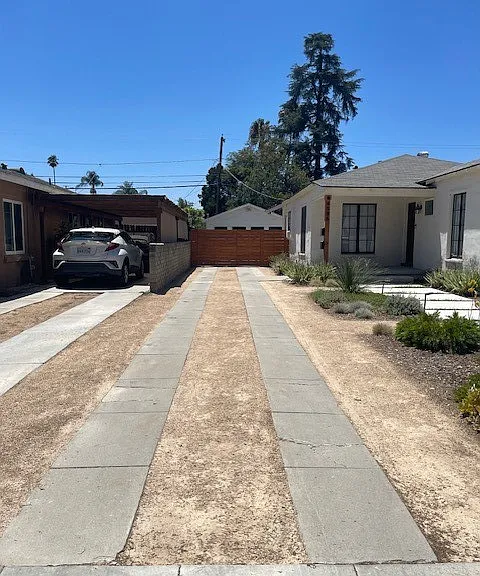 4586 Sunnyside Dr — Photo 31