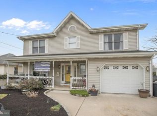 102 6th St, Riverside, NJ 08075