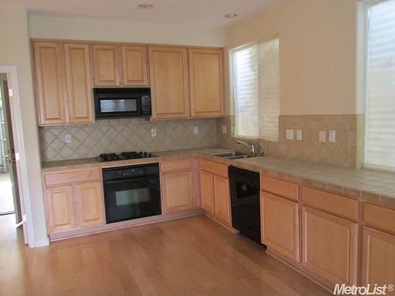 3rd image of 2261 Cabana Ln