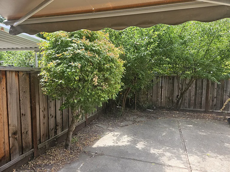 Miramonte Dr — Photo 3