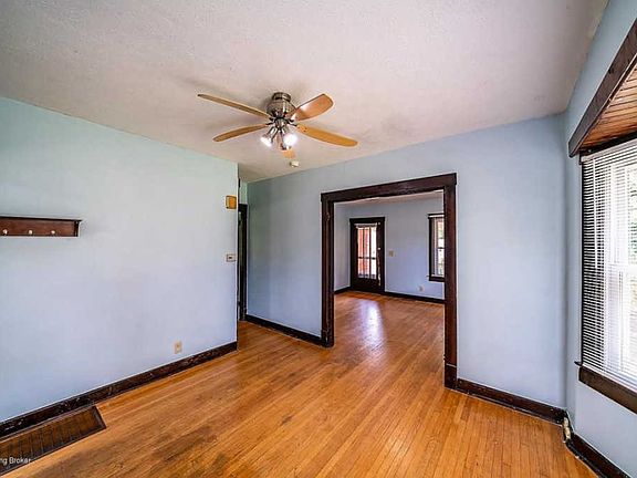 3rd image of 5706 Tamarack Ln
