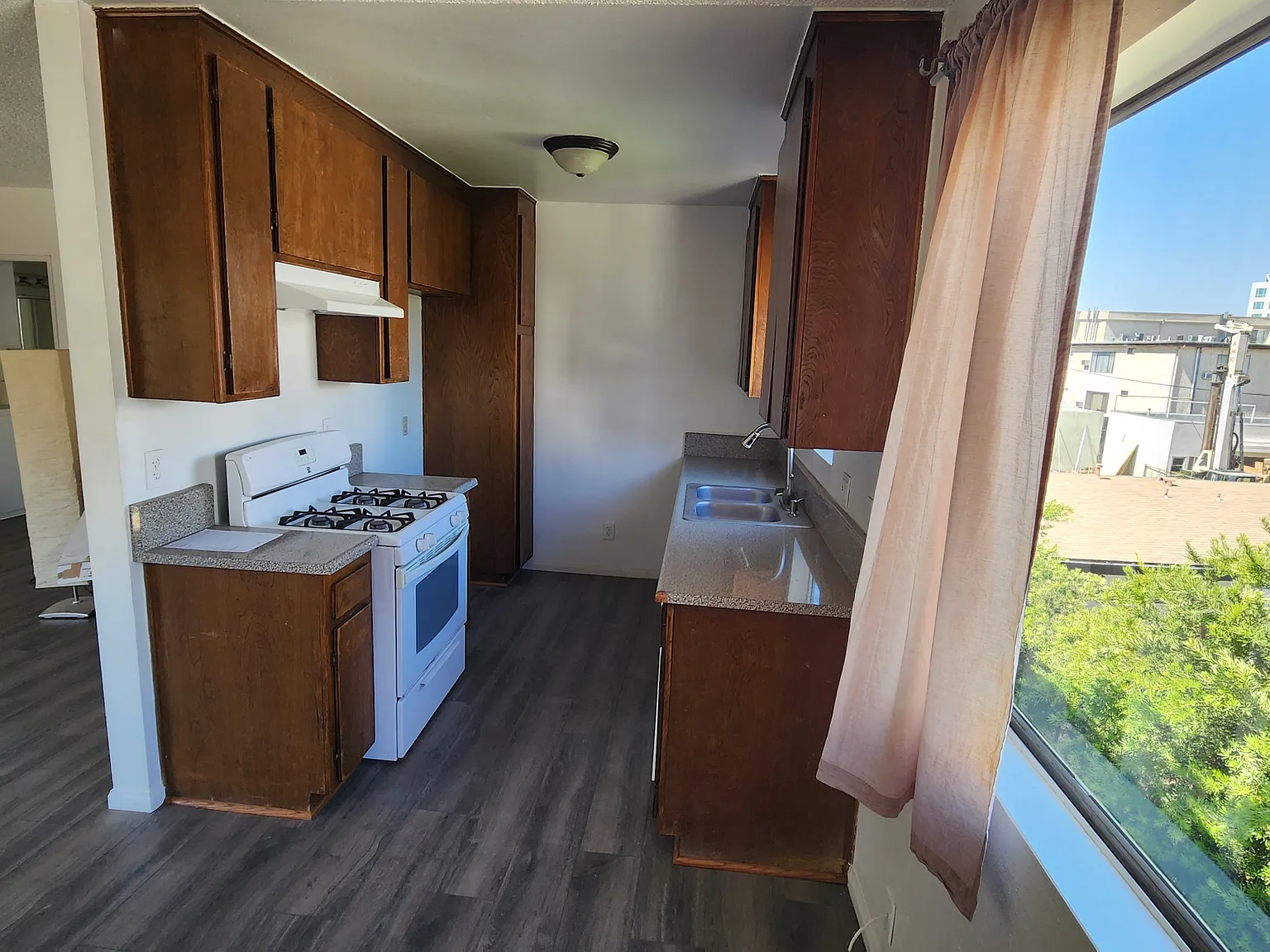 1 bed, 850 sqft, $2,095 — Photo 3