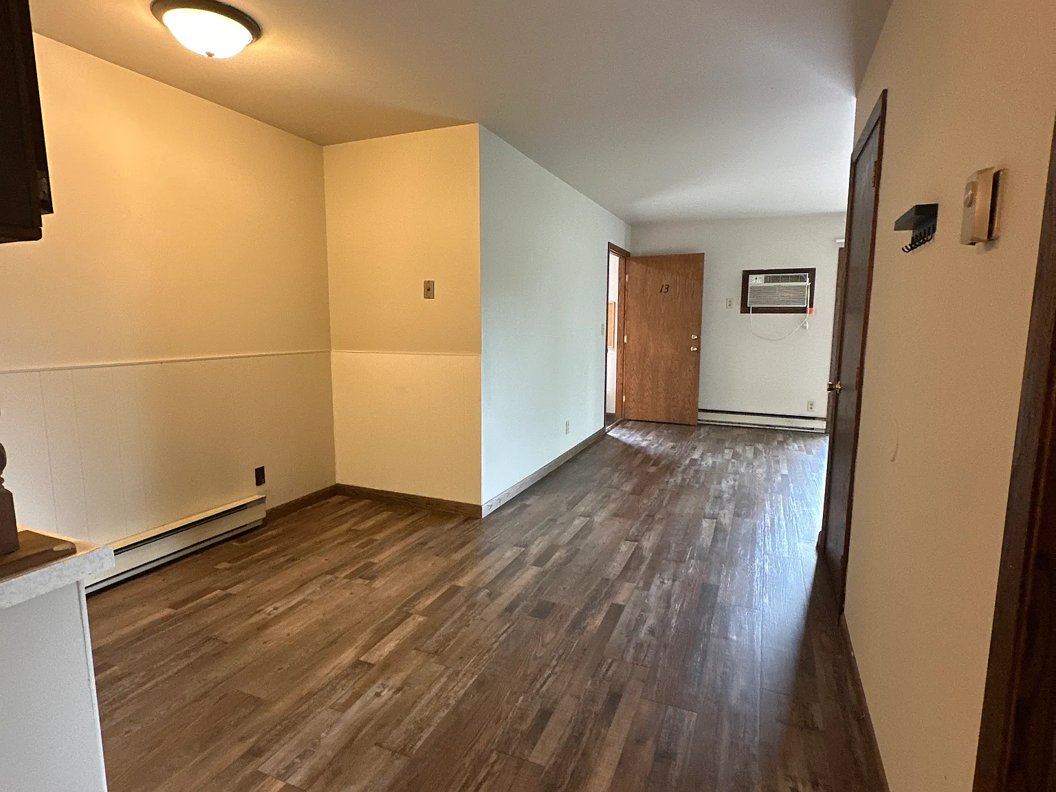 2703 Thomas Dr — Photo 2