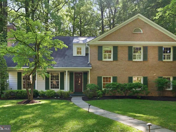 7305 Masters Dr, Potomac, MD 20854