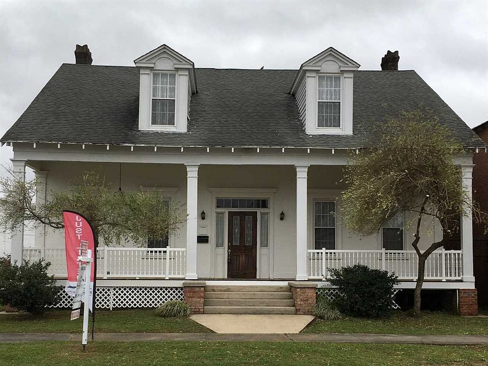 1st image of 512 2nd St
