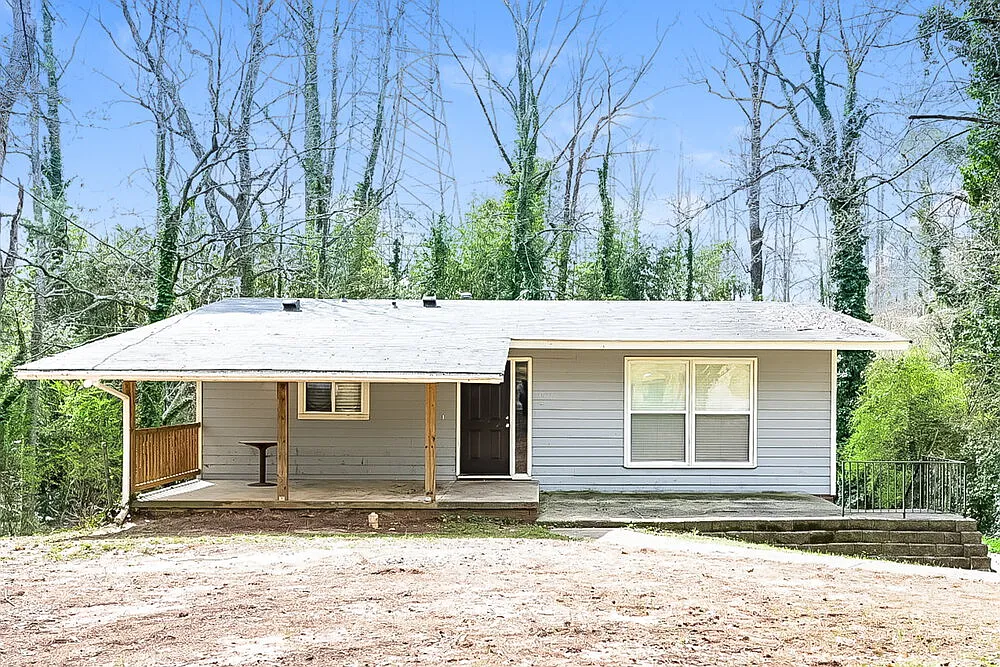 3 bed, 1.5 bath, 1223 sqft, $1,505 — Photo 1