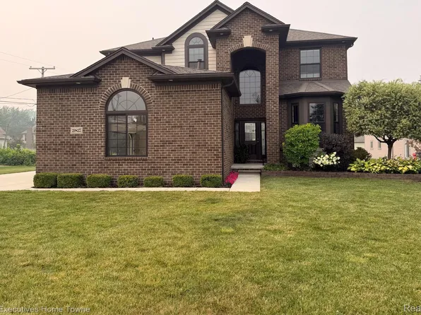 20835 S Miles St, Clinton Township, MI 48036