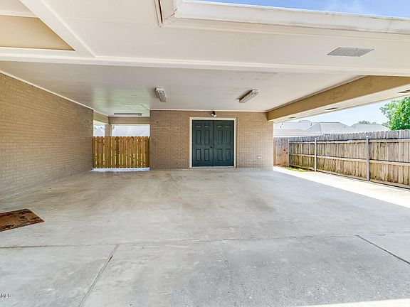 4th image of 604 Astor Place Dr