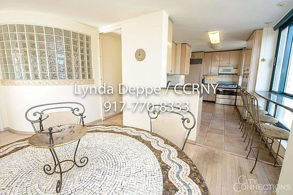 Rented by City Connections Realty | media 2