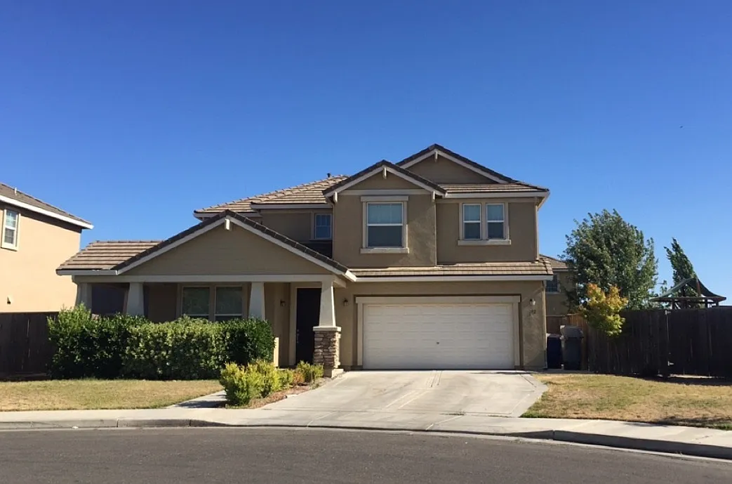 592 Rowland Ct photo 1
