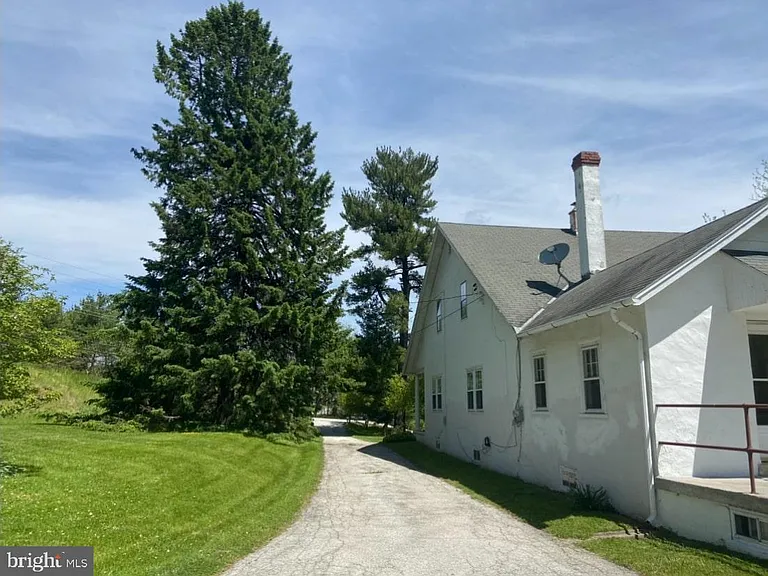 794 Bear Hill Rd — Photo 4