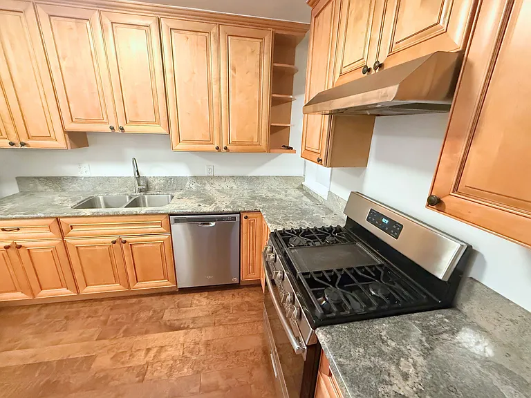 8366 Tampa Ave — Photo 6