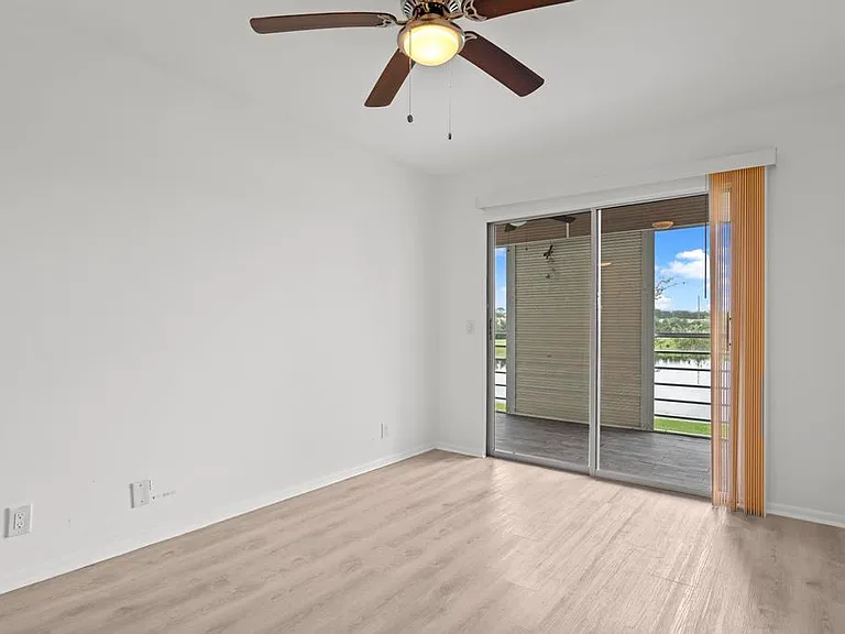 2044 Hythe Pl #C — Photo 19