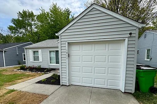 1411 Eastwood Ave Photo 1
