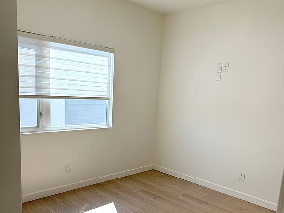 5th image of 4269 W Rosewood Ave