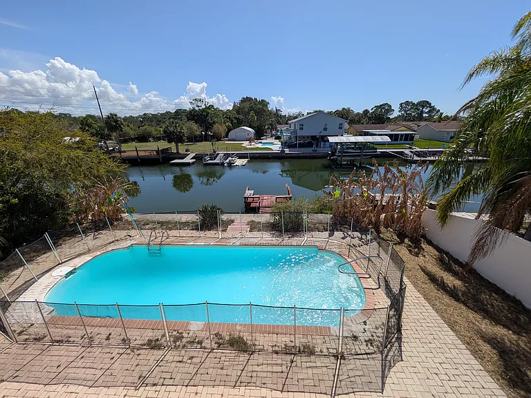 7436 Islander Ln — Photo 2