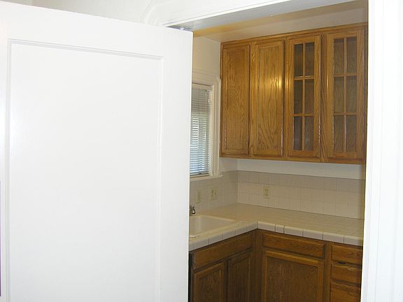 5th image of 714 Live Oak Ave