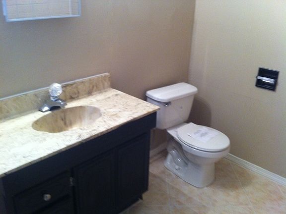 5th image of 2317 E Legrande Ave