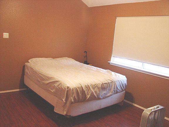 3rd image of 13635 Danbury Run Dr