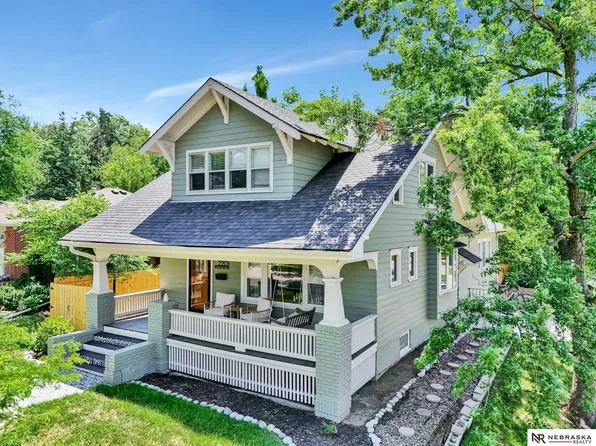 2201 Woodscrest Ave, Lincoln, NE 68502