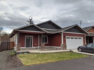 1598 NW Primrose Ct, Roseburg, OR 97471
