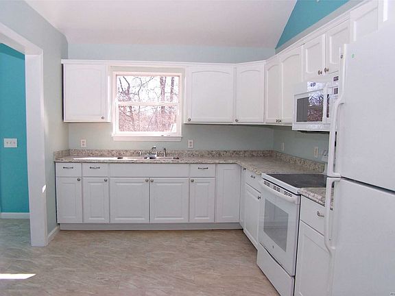 4th image of 78 Parkwood Dr
