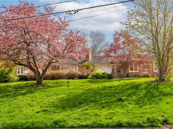 491 Parkside Dr, Akron, OH 44313