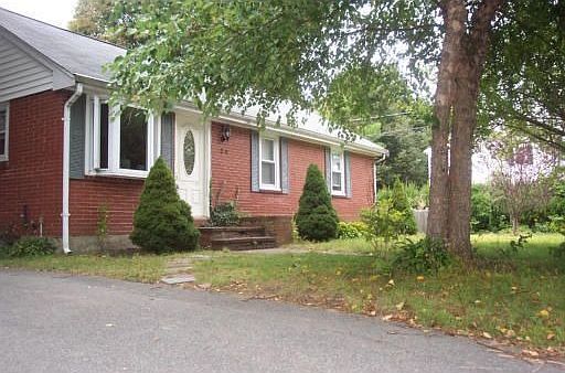 2nd image of 20 Cedarhill Rd
