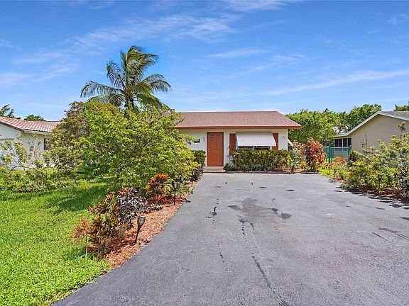 3rd image of 9706 NW 70th Court