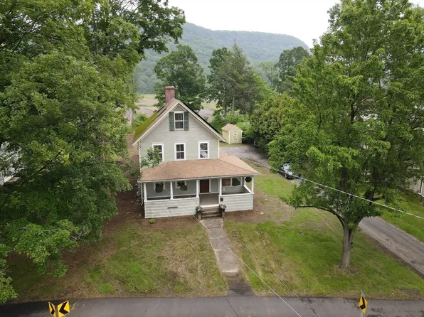 106 N Main St, South Deerfield, MA 01373