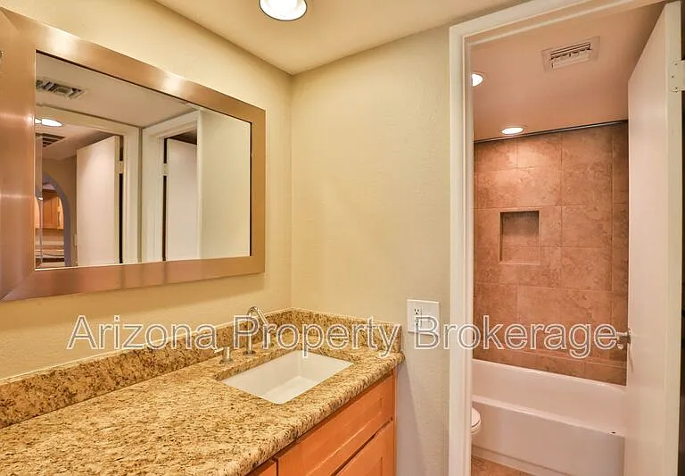 7557 N Dreamy Draw Dr #212 — Photo 11