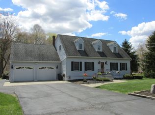 10 Dunn Rd, Oak Ridge, NJ 07438