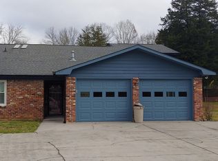 123 Grandcove Ln, Oak Ridge, TN 37830