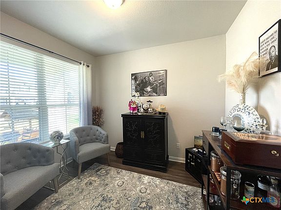 5th image of 804 McLaury Cv