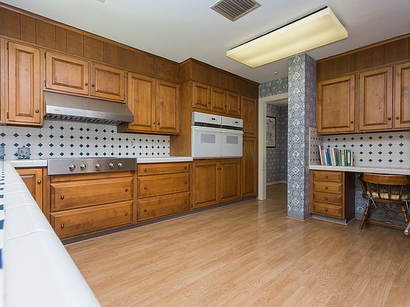 Double ovens & cooktop!!