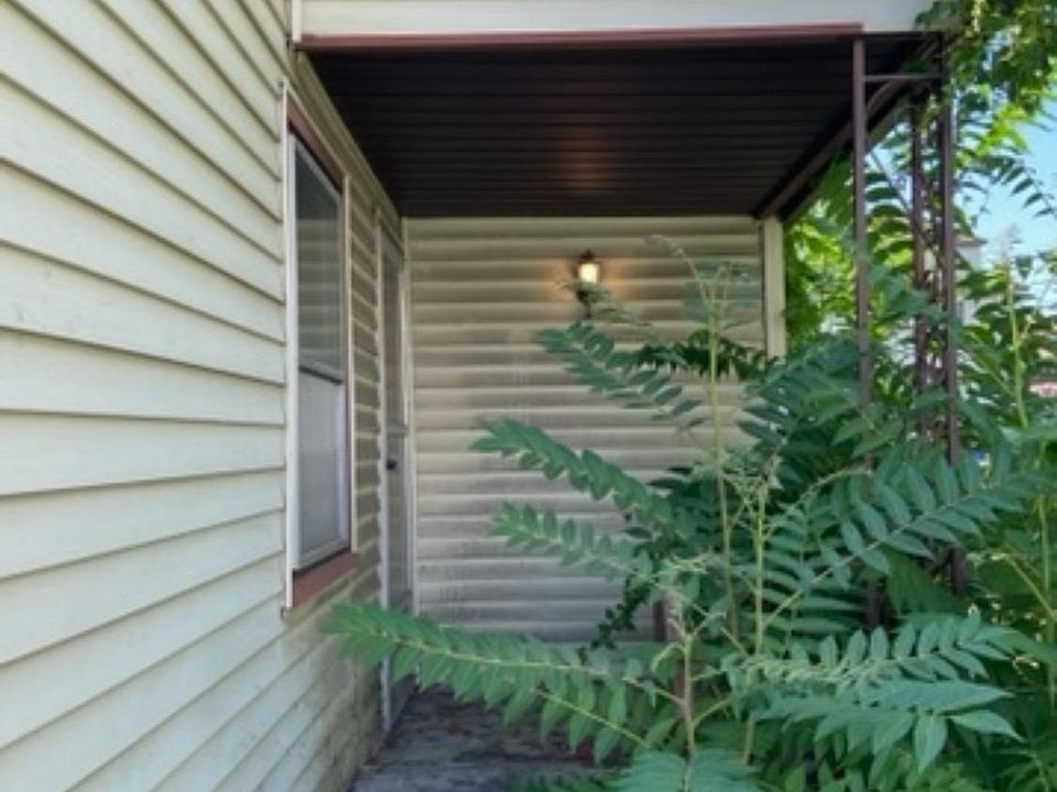 2nd image of 536 Hemlock St