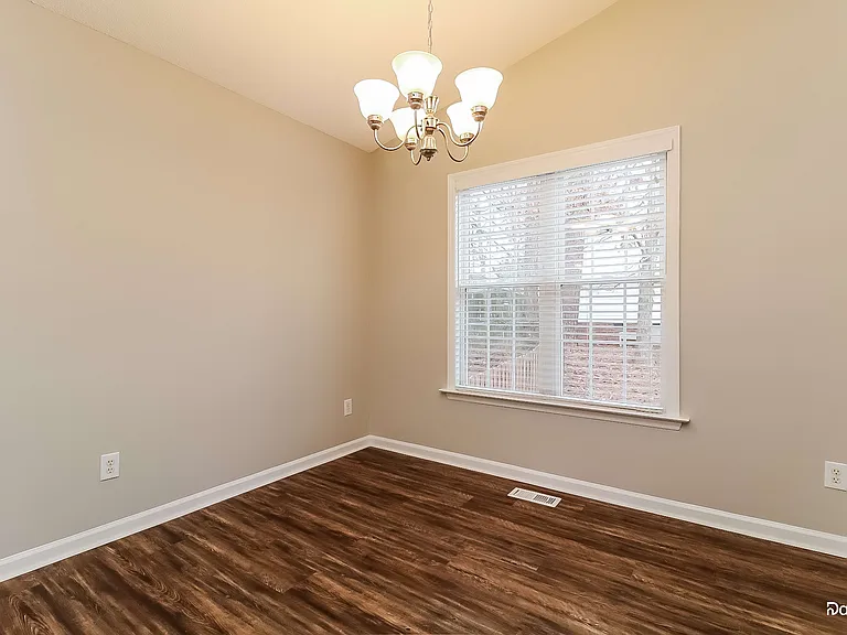 708 Stinson Ave — Photo 8