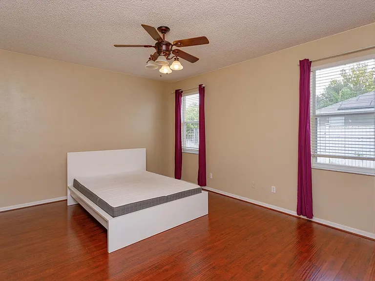 5537 Burlwood Dr — Photo 13