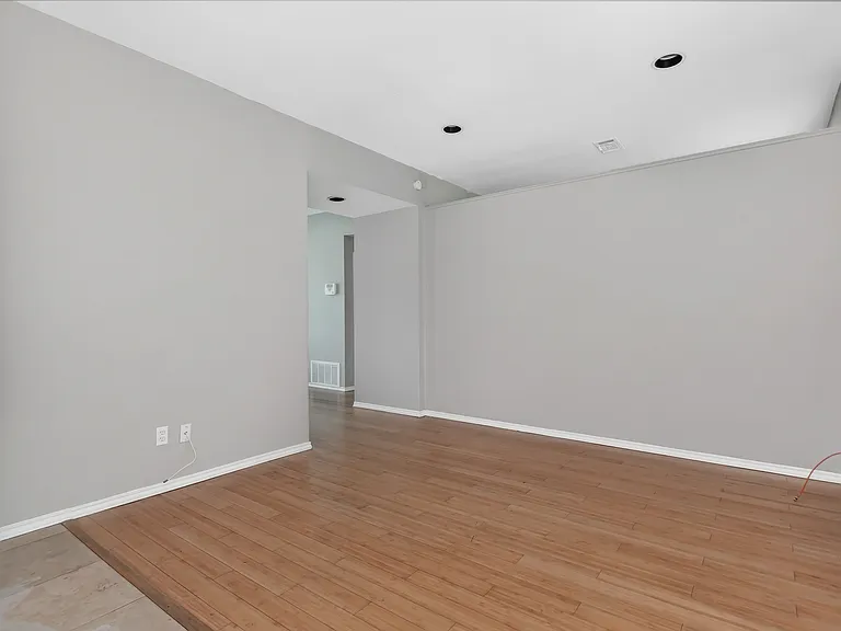 2002 N Fitzhugh Ave #2 — Photo 15