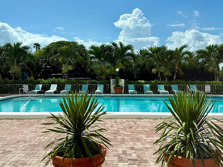 401 Golden Isles Dr #409 — Photo 31
