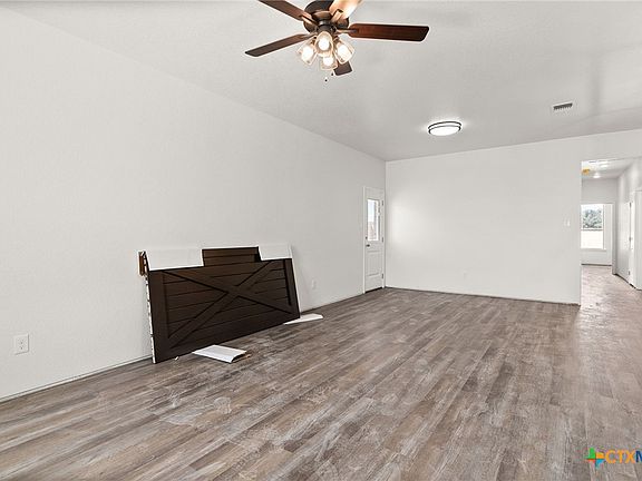 5th image of 5217 White Rose Dr