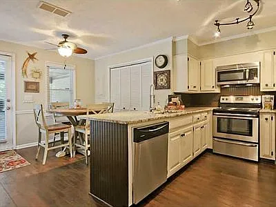 9158 Carroll Manor Dr — Photo 12