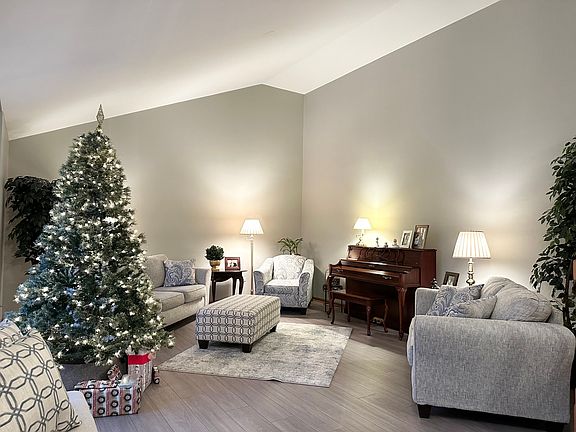 3rd image of 1603 Jennifer Dr