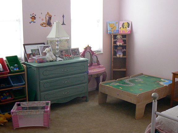 4th image of 1723 Dunraven Dr