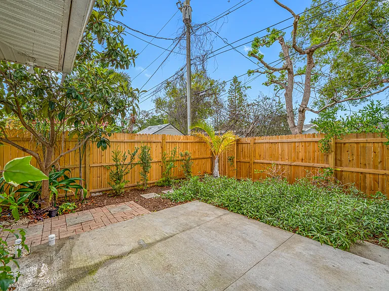 1764 Linwood Cir — Photo 59