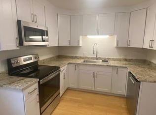 1019 Heritage Vlg #B, Southbury, CT 06488