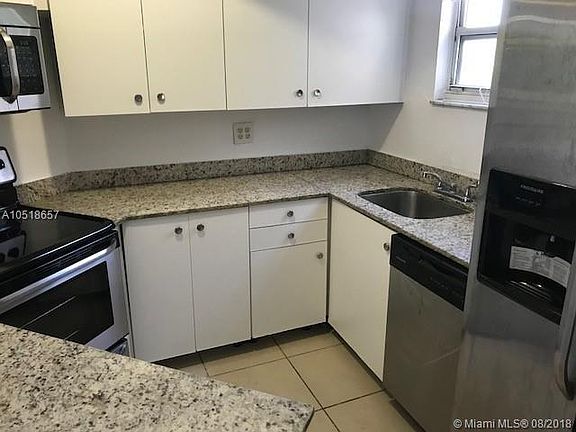5th image of 8235 Lake Dr APT 308