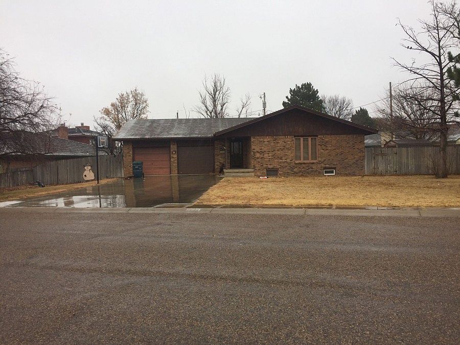 1st image of 2117 Sierra Dr