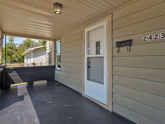 2nd image of 2423 W Olive Street