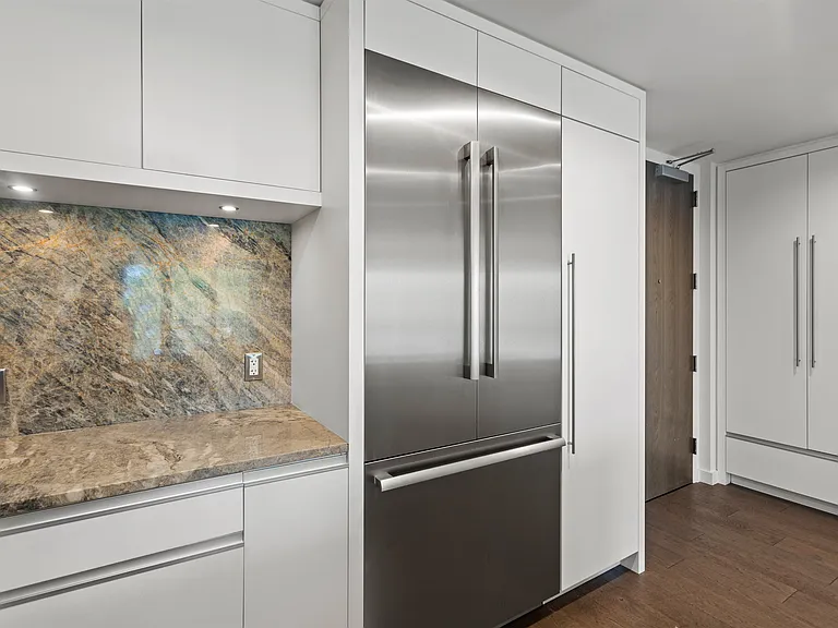 320 Adolphus Ave #404 — Photo 4